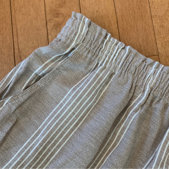 🎉 5/$25 NWT ADYP Size 1X Pull On Linen Blend Tan Stripe Short with Pockets - Picture 3 of 5